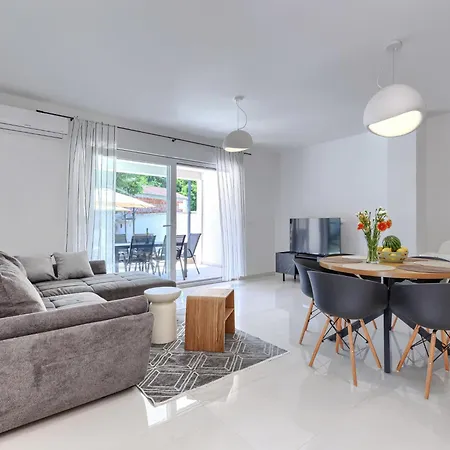 Alma By Interhome *