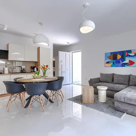 Vakantiehuis Alma By Interhome
